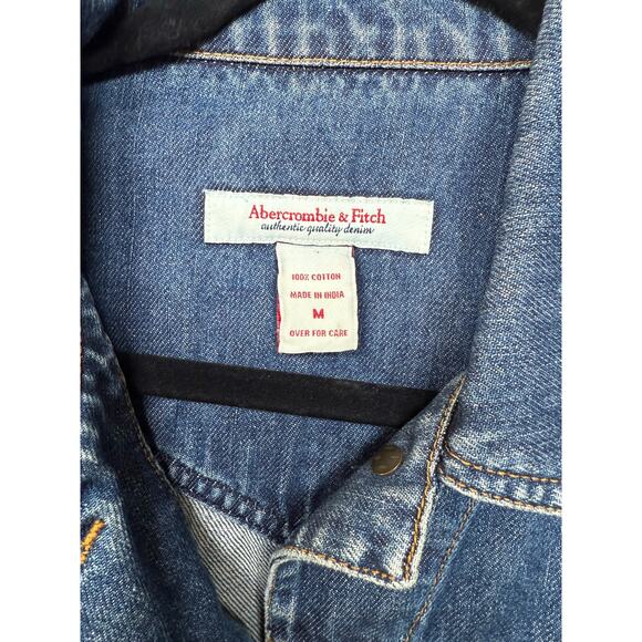 Abercrombie & Fitch Vintage Denim Trucker Jacket, Women's Size Medium - Picture 3 of 3